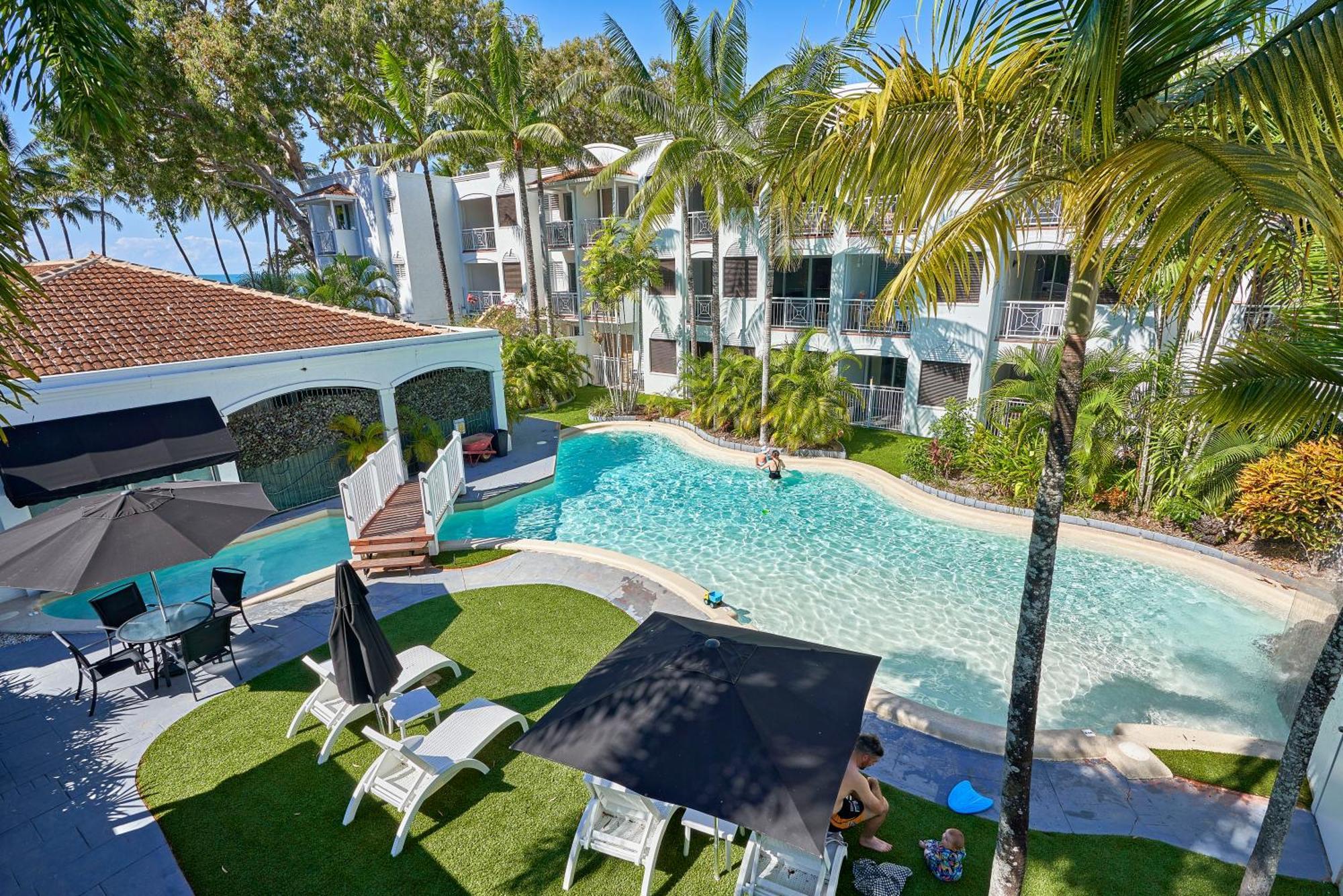 Alassio Apartments With Direct Pool Access 棕榈湾 外观 照片