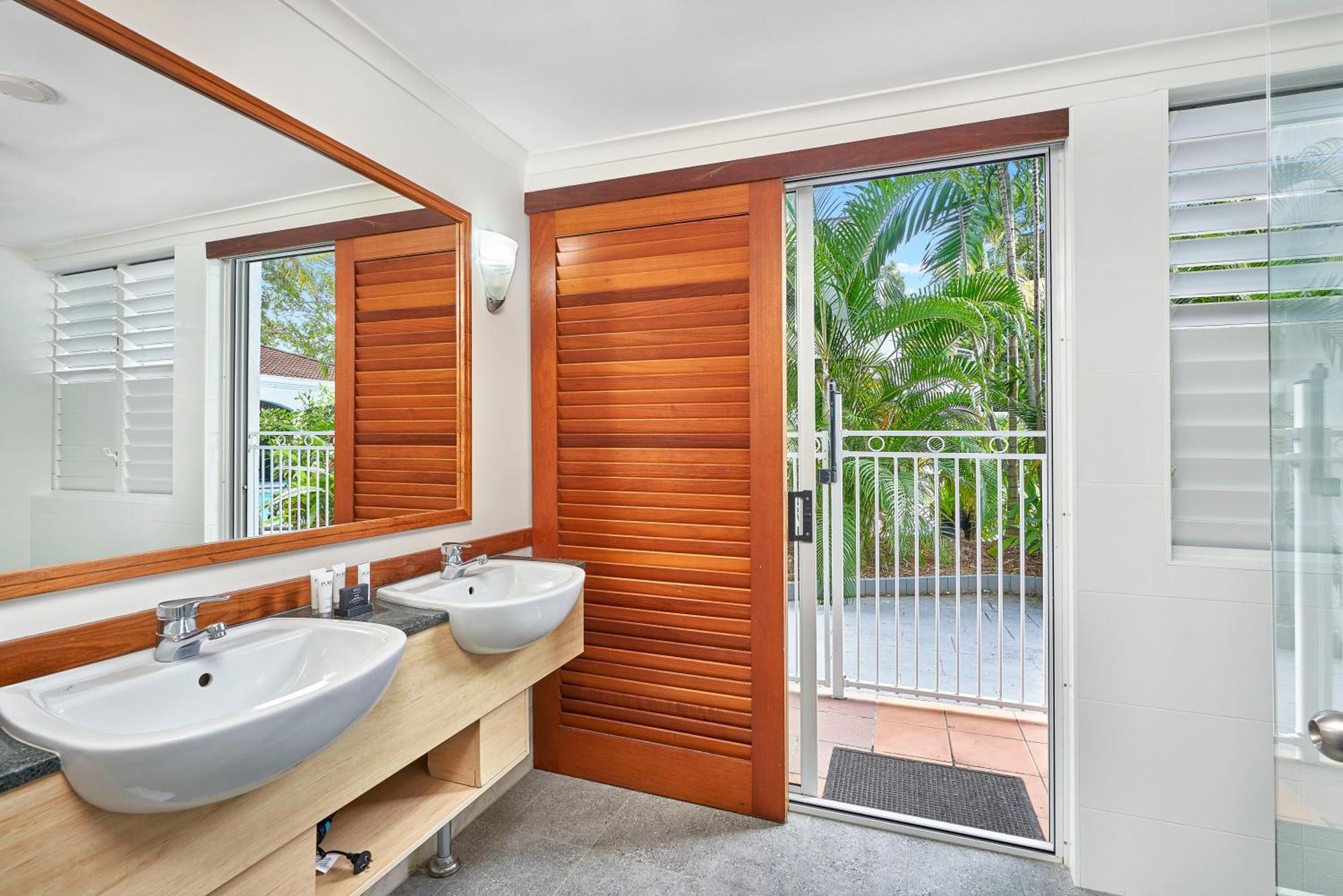 Alassio Apartments With Direct Pool Access 棕榈湾 客房 照片