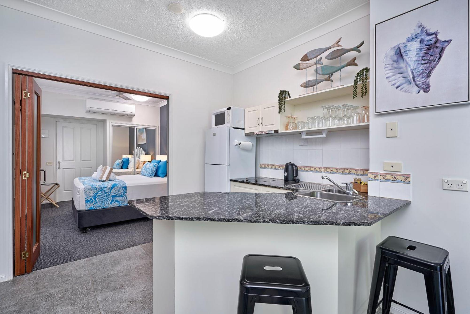 Alassio Apartments With Direct Pool Access 棕榈湾 客房 照片