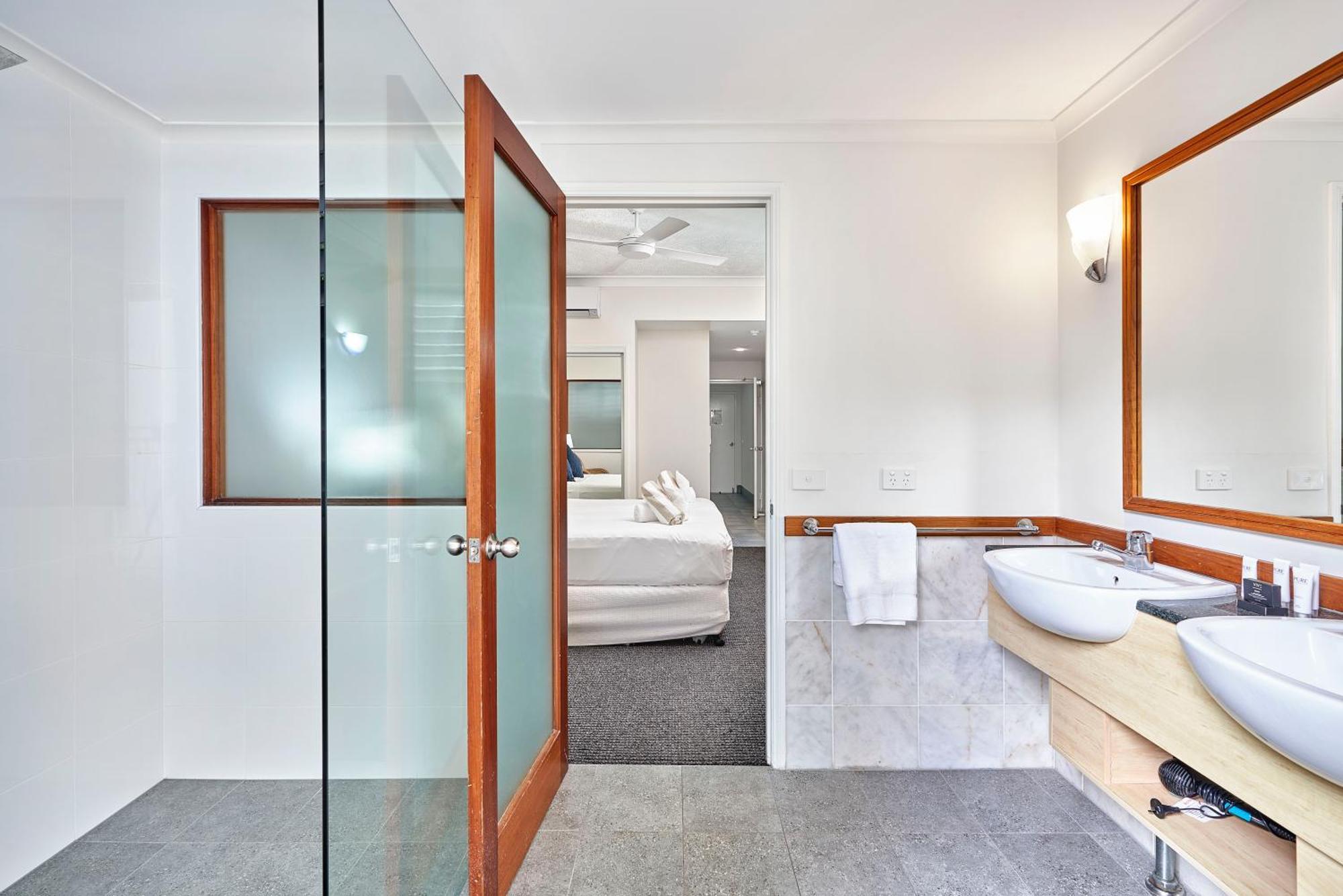 Alassio Apartments With Direct Pool Access 棕榈湾 客房 照片