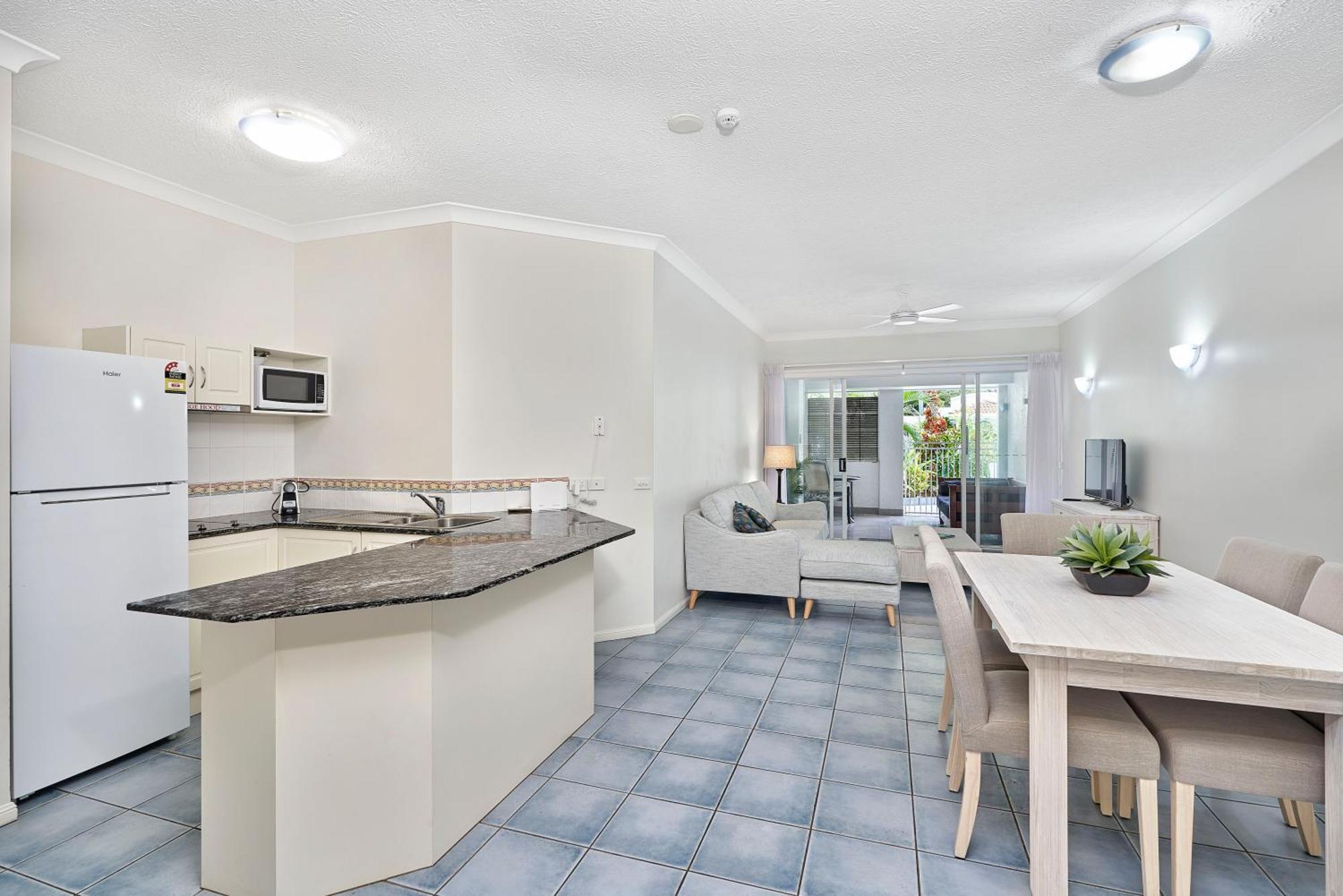 Alassio Apartments With Direct Pool Access 棕榈湾 客房 照片