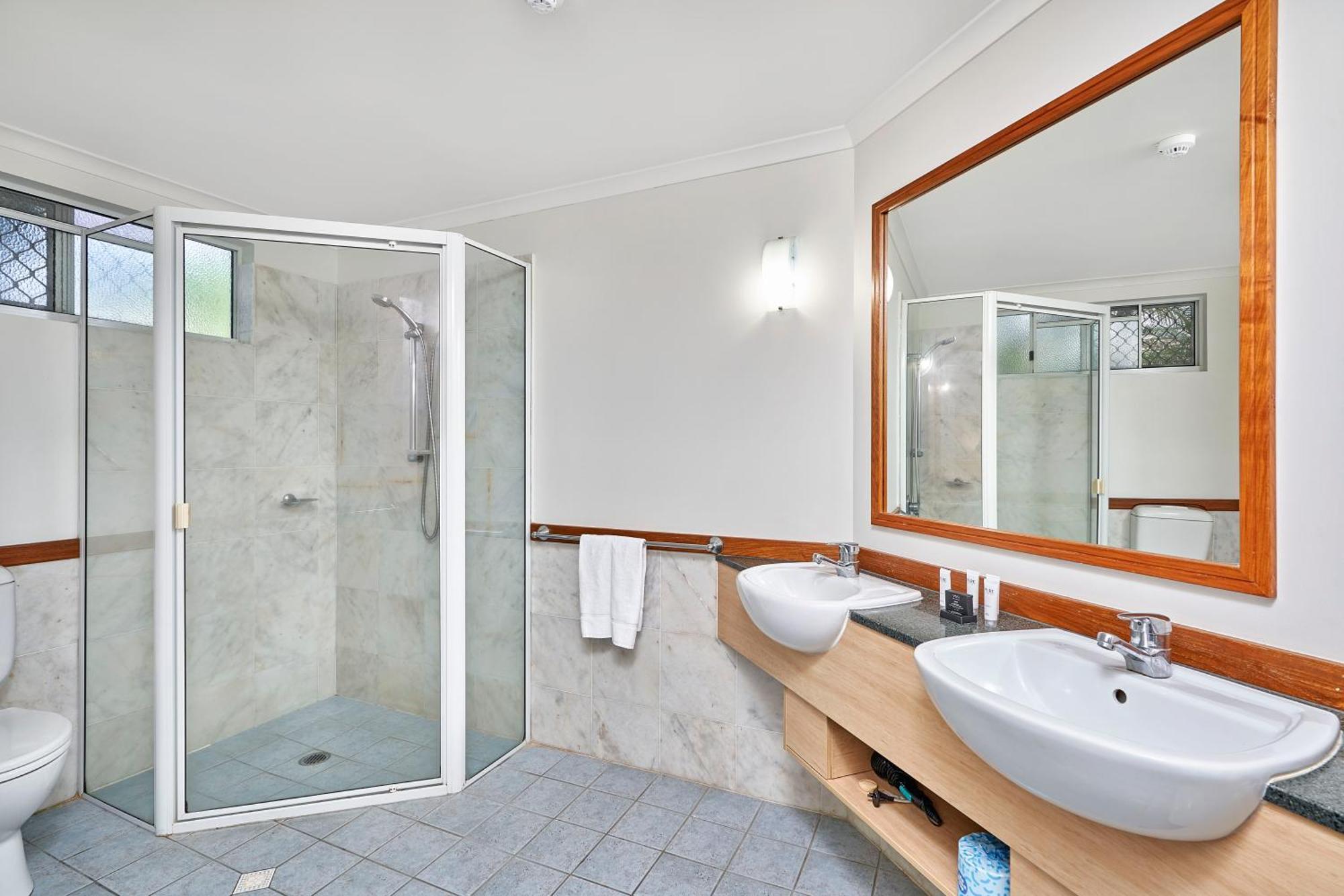 Alassio Apartments With Direct Pool Access 棕榈湾 客房 照片